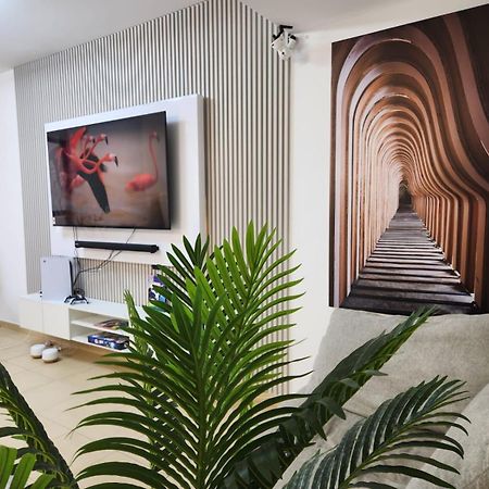 Travel Hub Premium Hostel Ντουμπάι Εξωτερικό φωτογραφία