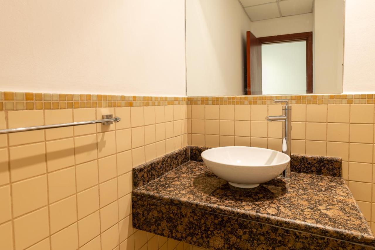 Travel Hub Premium Hostel Ντουμπάι Εξωτερικό φωτογραφία