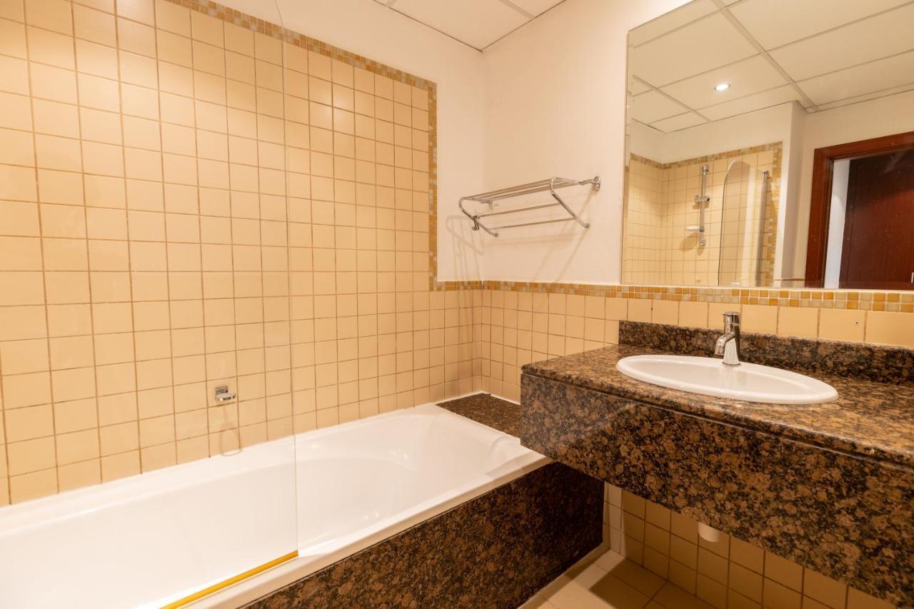 Travel Hub Premium Hostel Ντουμπάι Εξωτερικό φωτογραφία